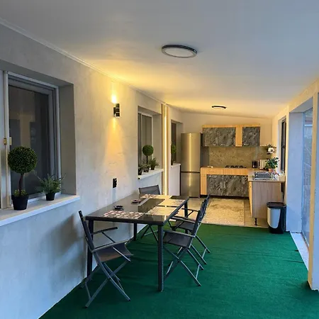 Matey Apartament *